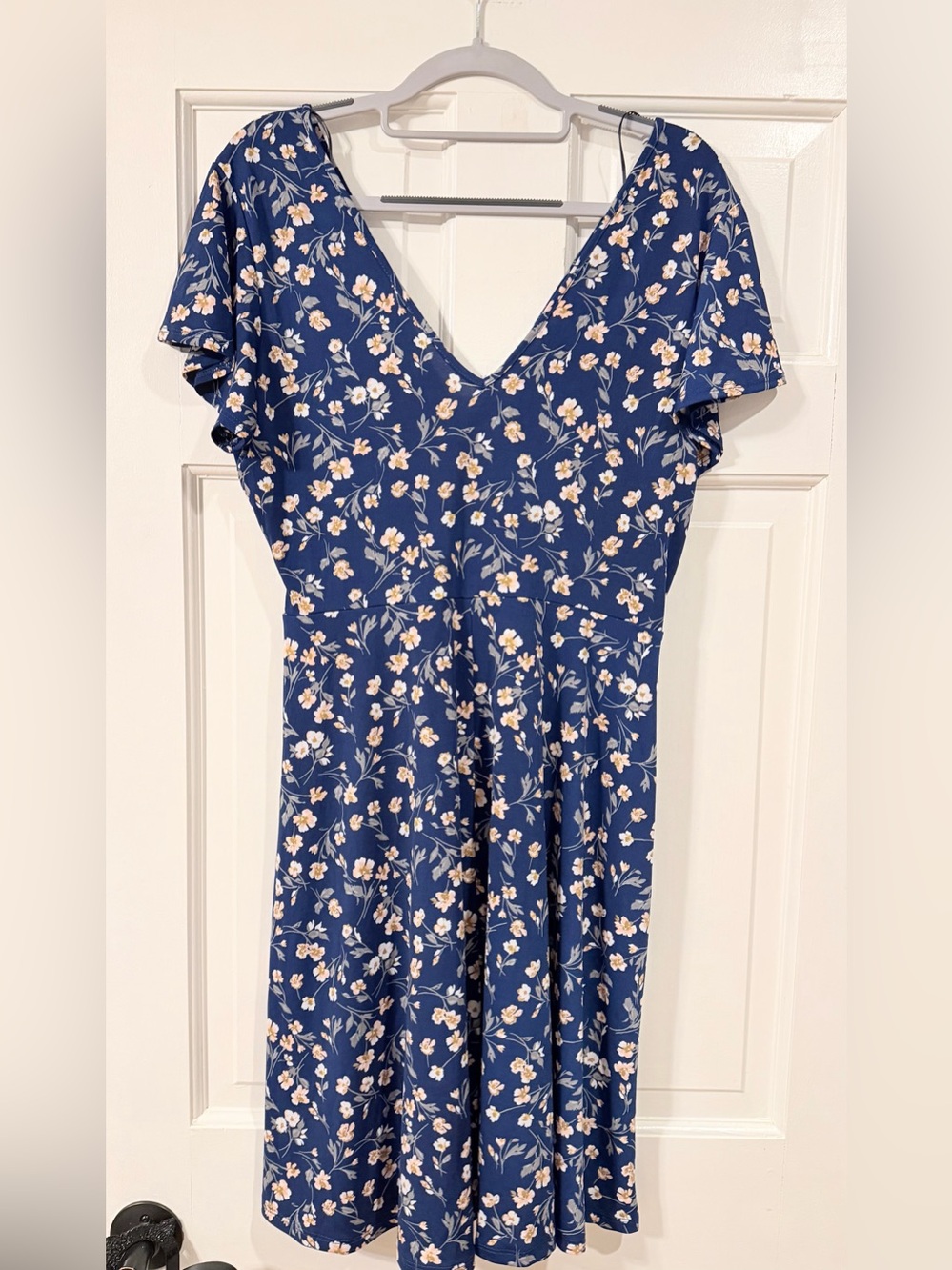 Kaileigh V Neck Faux Tie Dress - Picture 4 of 7